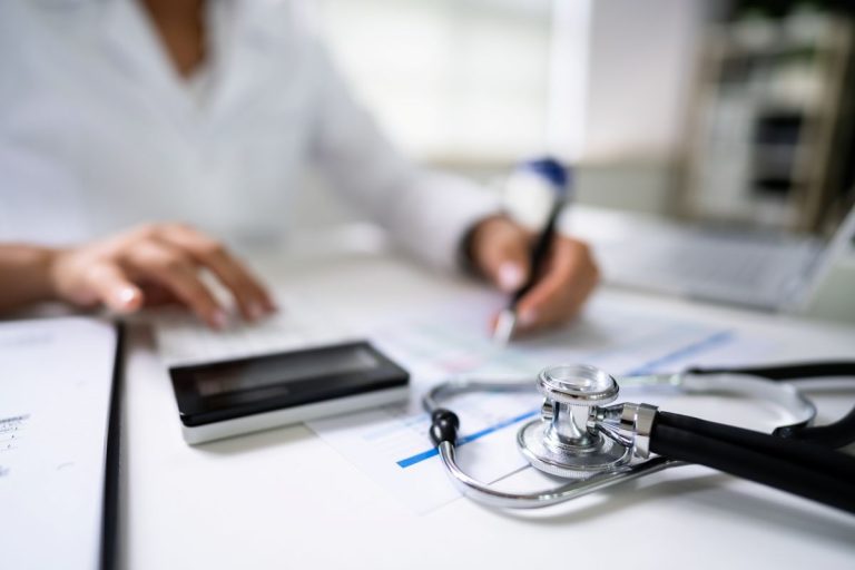 Calculadora de Contas e Despesas Hospitalares